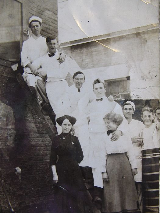 1913 Kitchen and Waiter Staff